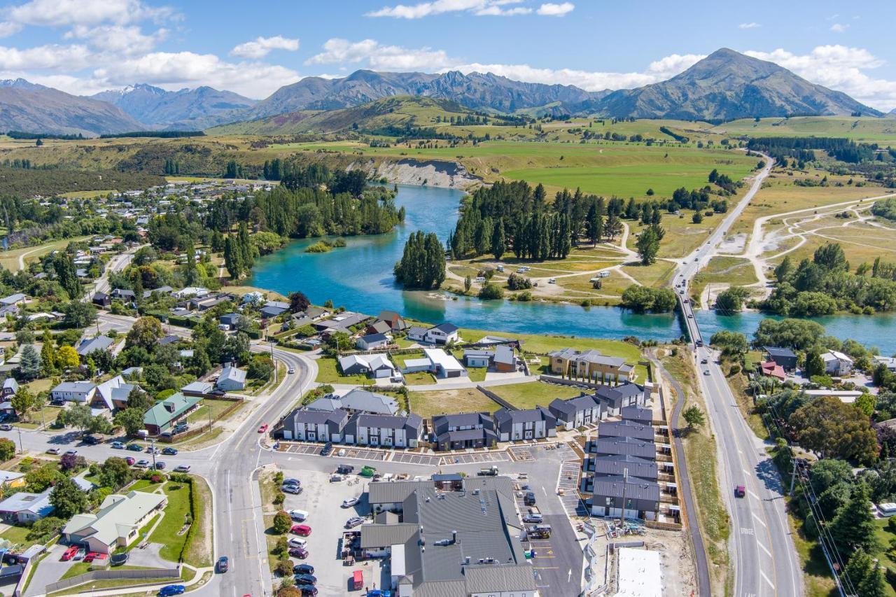 Alpine Junction Townhouse Apartments, Lodge & Hotel Wanaka Exterior photo